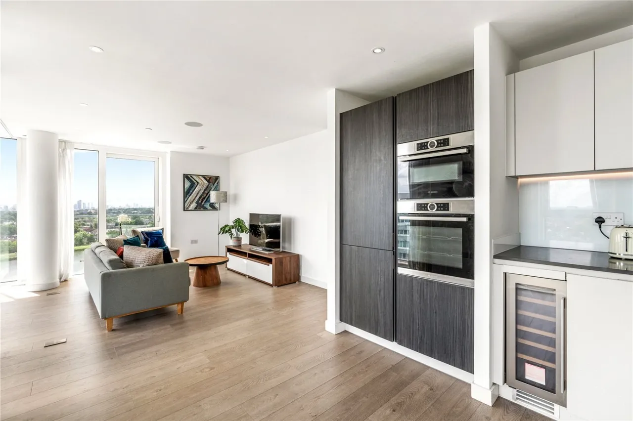 Newnton Close, Woodberry Down, N4, photo 5