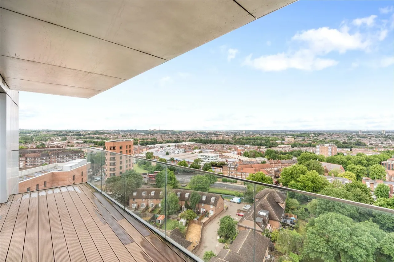 Newnton Close, Woodberry Down, N4, photo 14