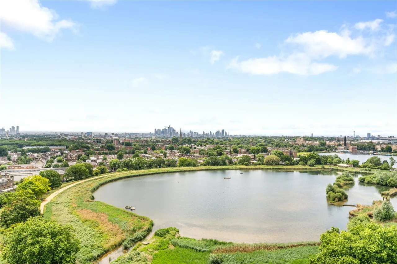 Newnton Close, Woodberry Down, N4, photo 8