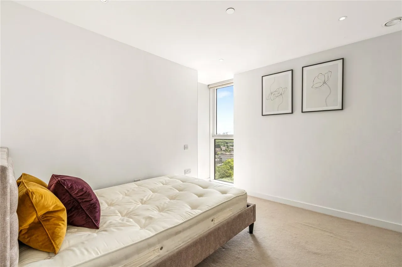 Newnton Close, Woodberry Down, N4, photo 13