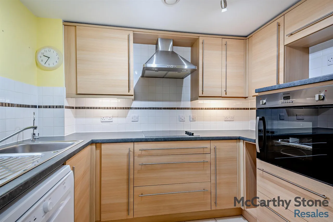 New Road, Basingstoke, RG21, photo 6