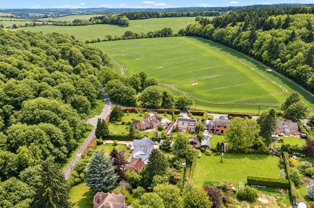 Green Lane, Ellisfield, RG25, photo 13