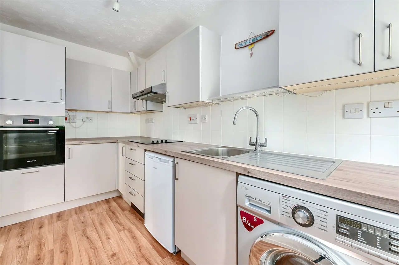 Pegasus Court, Fleet, Hampshire, GU51 4SX, photo 3