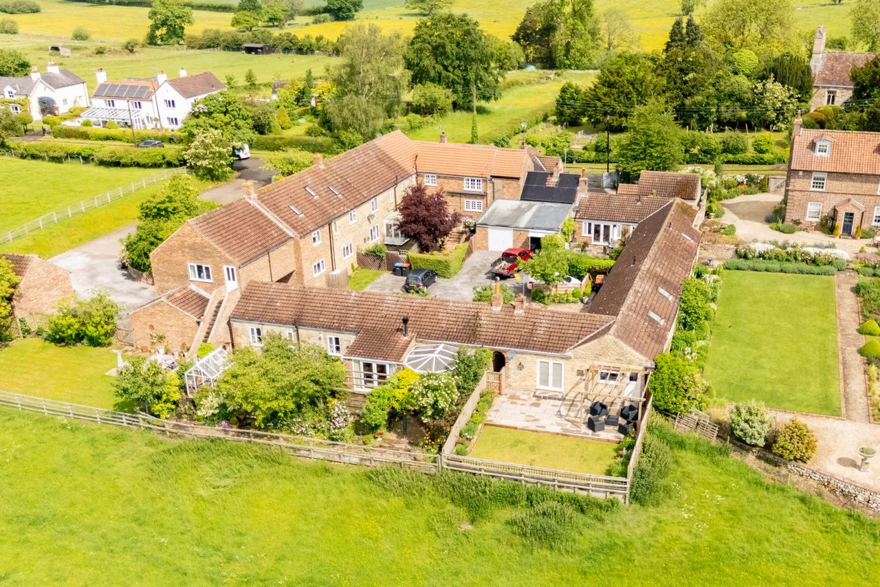 3 bed house for sale, Foston, York, YO60