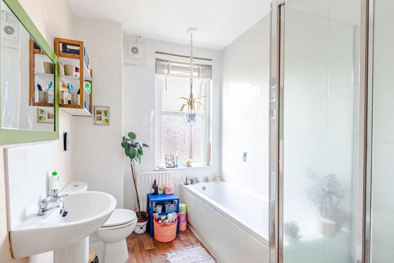 Hall Grove, Hyde Park, LS6, photo 9