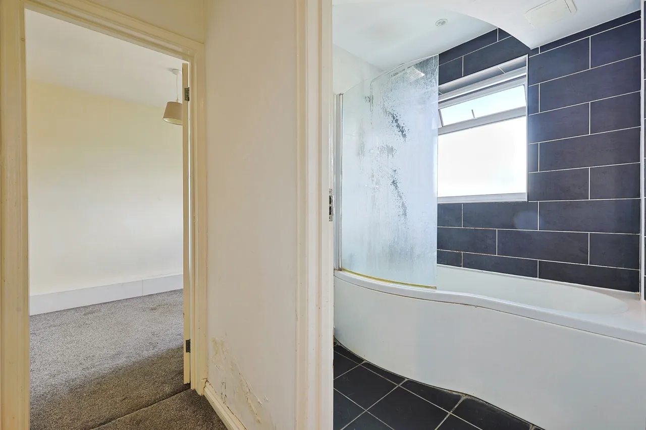 Chalklands, Wembley, photo 12