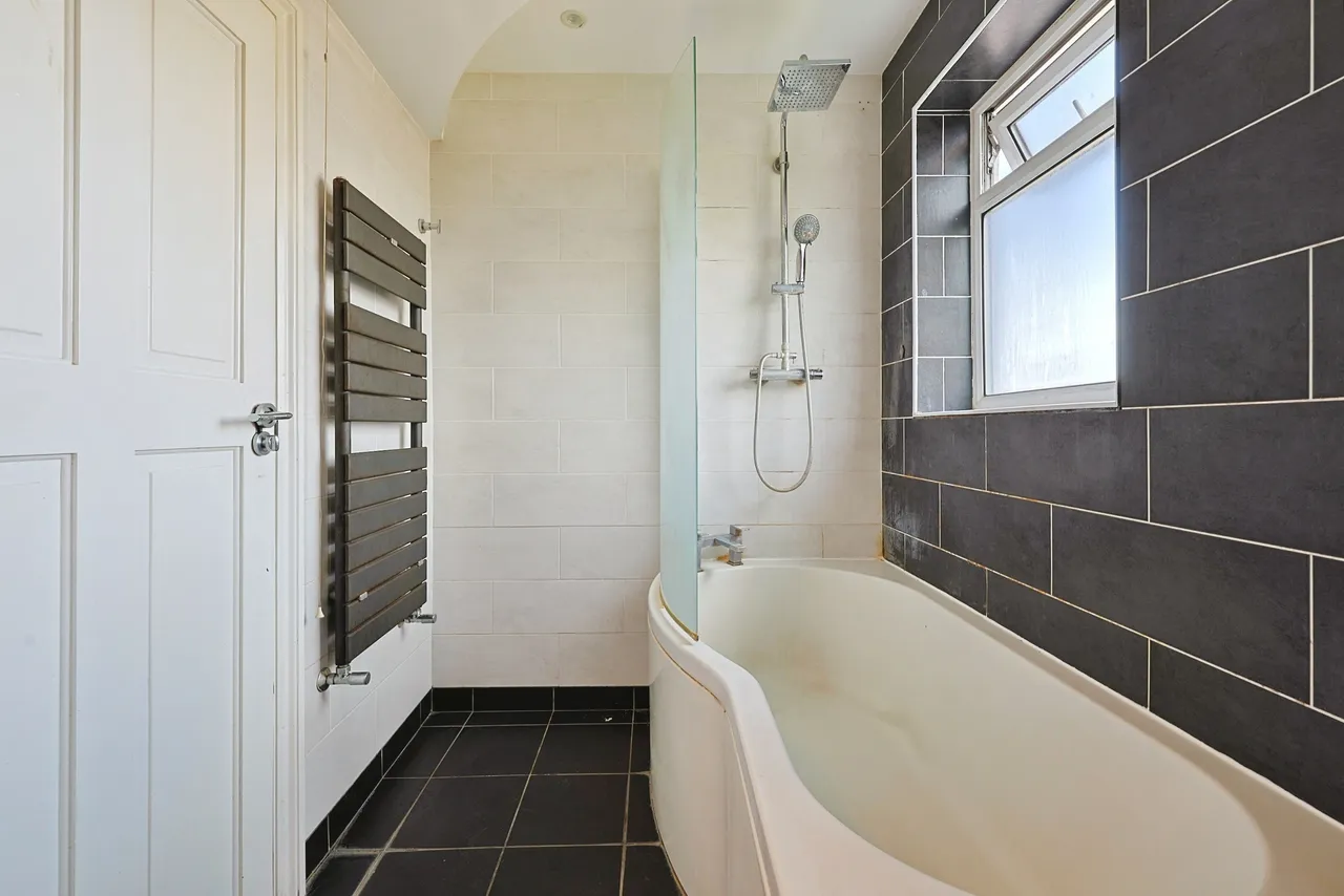 Chalklands, Wembley, photo 11