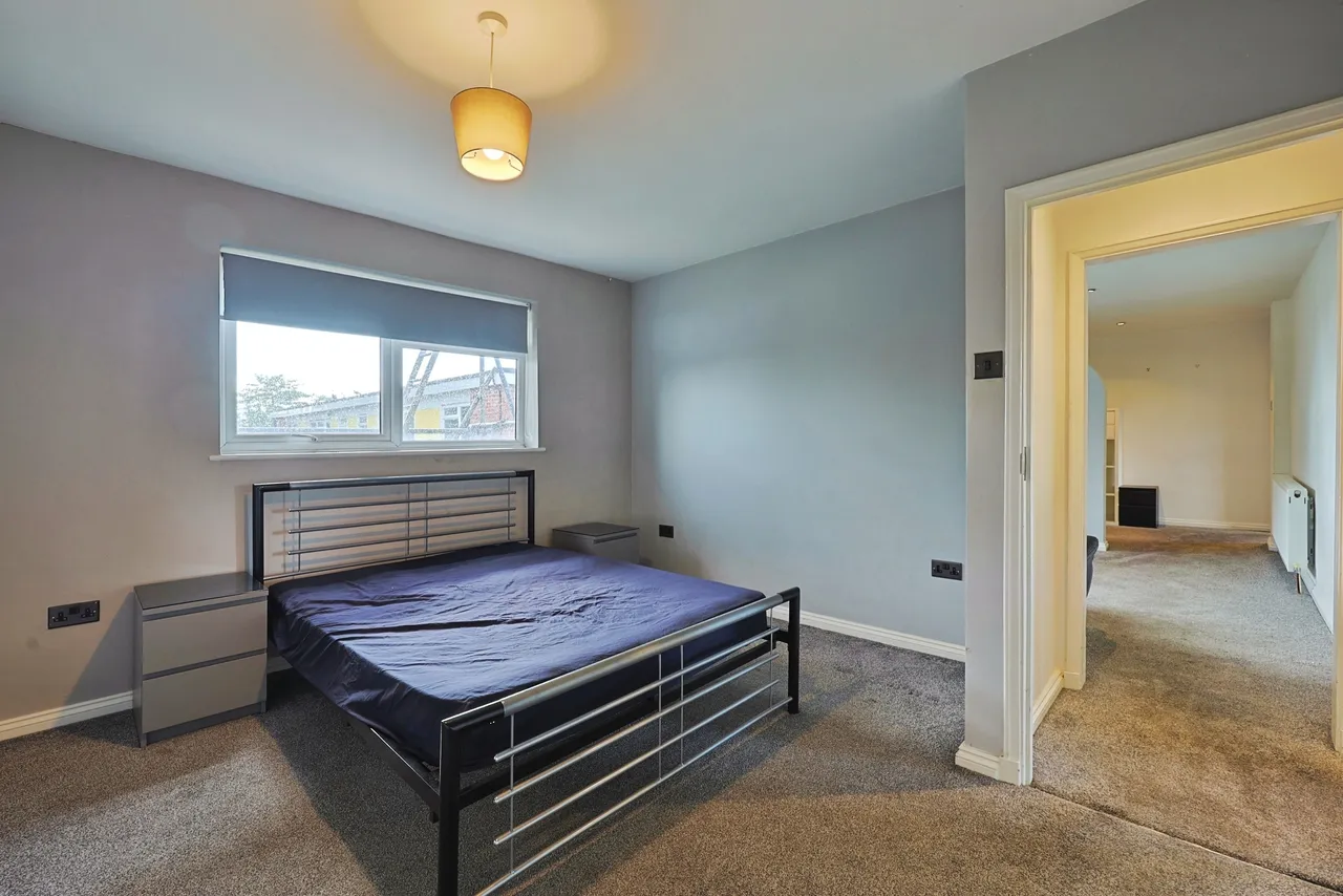 Chalklands, Wembley, photo 9