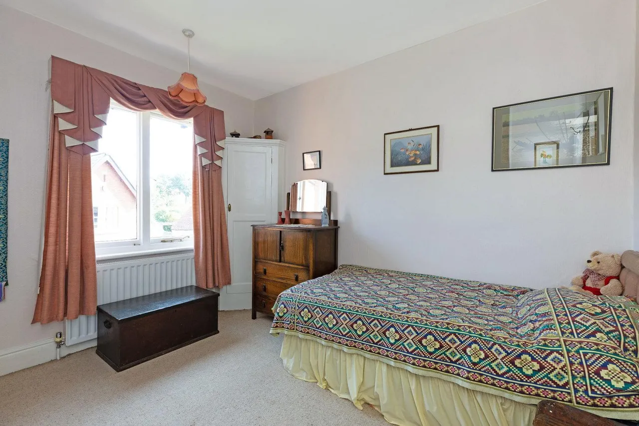 High Street, Whitwell, S80, photo 24