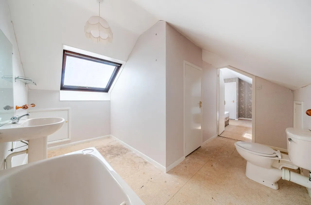 Tetbury Lane, Crudwell, SN16, photo 13