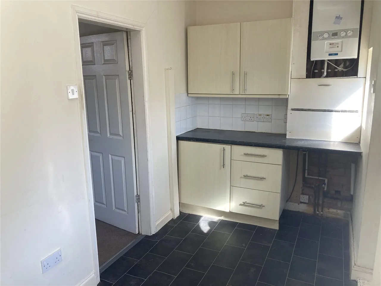 Willow Drive, Sheffield, South Yorkshire, S9, photo 10