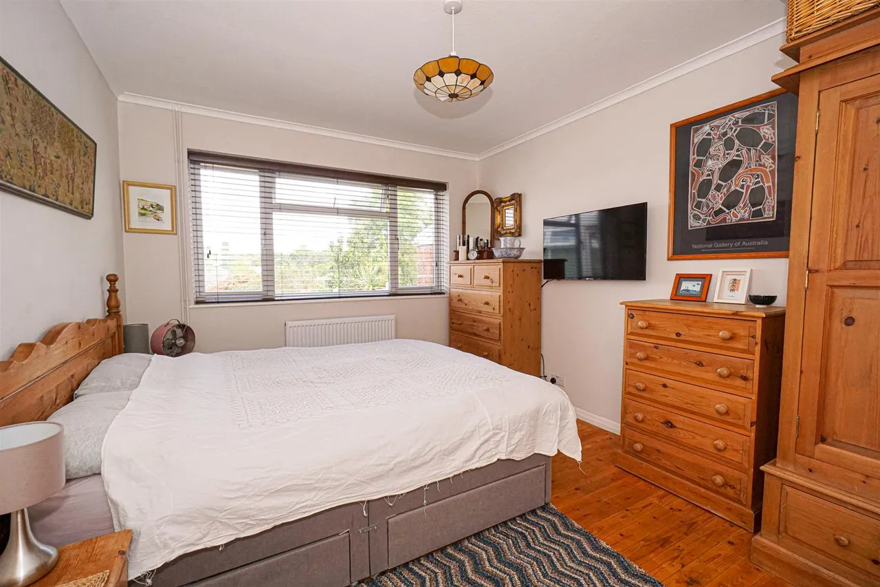 Park Avenue, Hastings, photo 6