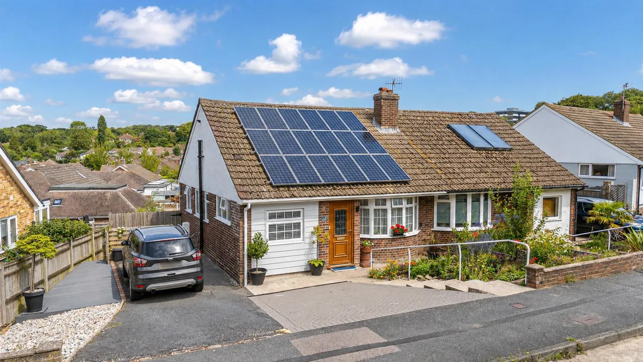 2 bed house for sale, Park Avenue, Hastings