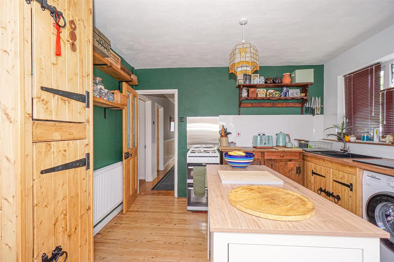 Park Avenue, Hastings, photo 9