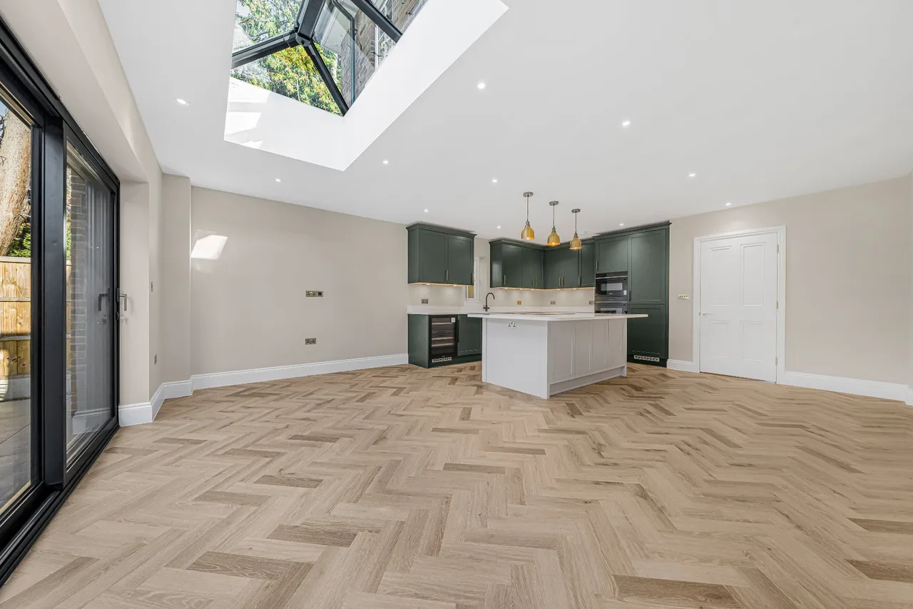 Hersham Road, Walton-On-Thames, KT12, photo 10