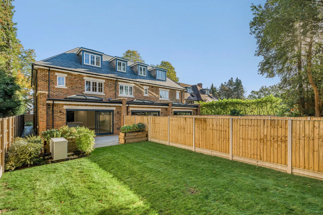 Hersham Road, Walton-On-Thames, KT12, photo 3