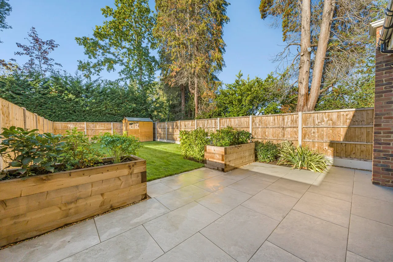 Hersham Road, Walton-On-Thames, KT12, photo 22