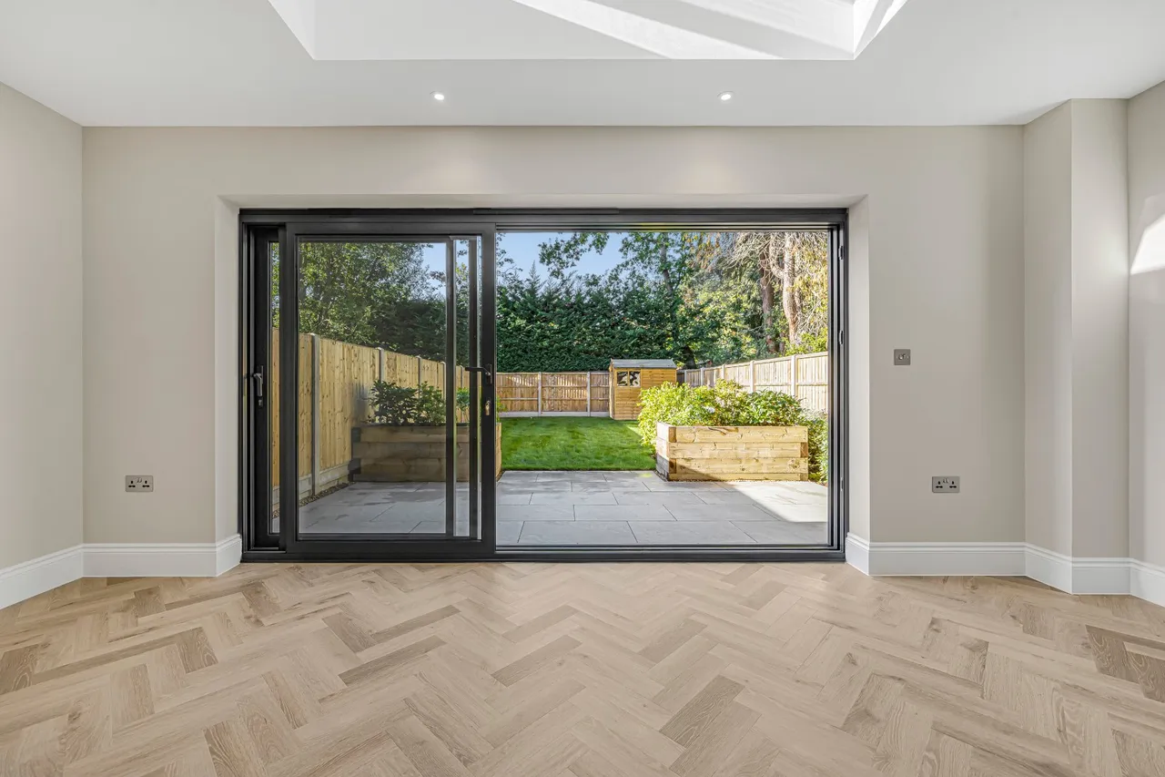 Hersham Road, Walton-On-Thames, KT12, photo 8