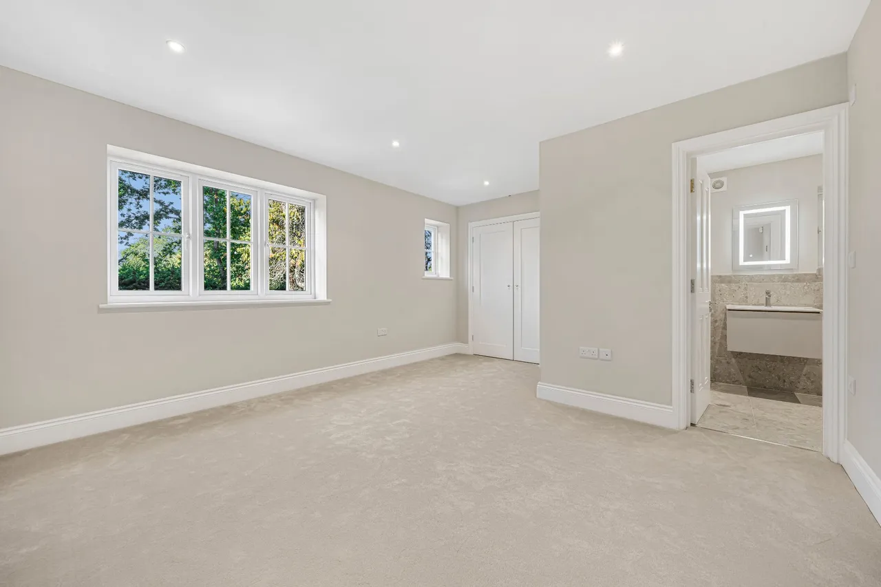 Hersham Road, Walton-On-Thames, KT12, photo 12