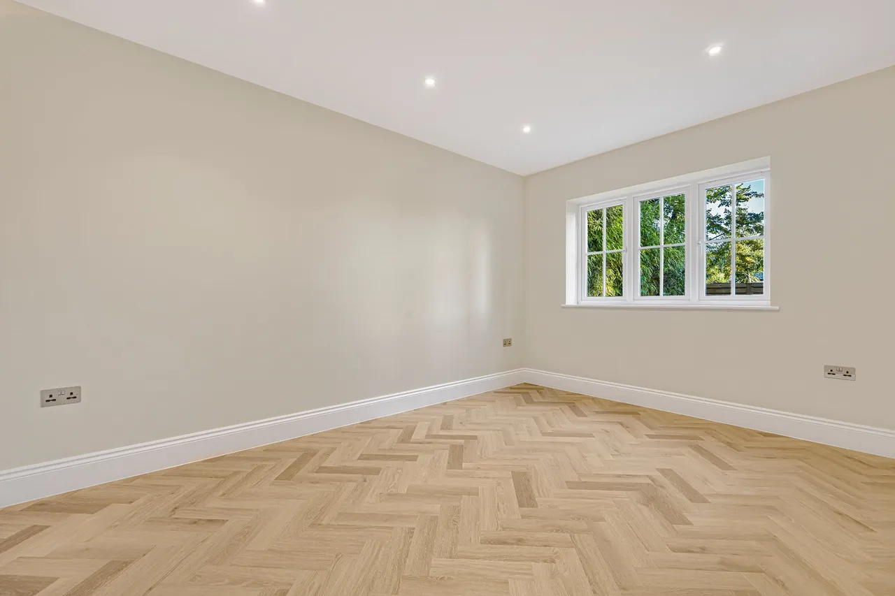 Hersham Road, Walton-On-Thames, KT12, photo 21