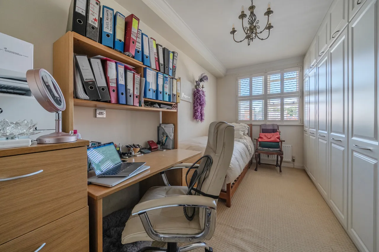 Longbourn, Windsor, SL4, photo 10