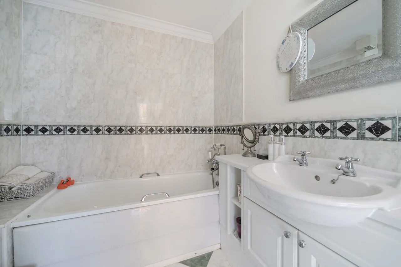 Longbourn, Windsor, SL4, photo 7