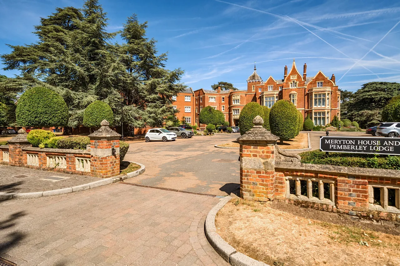 Longbourn, Windsor, SL4, photo 8