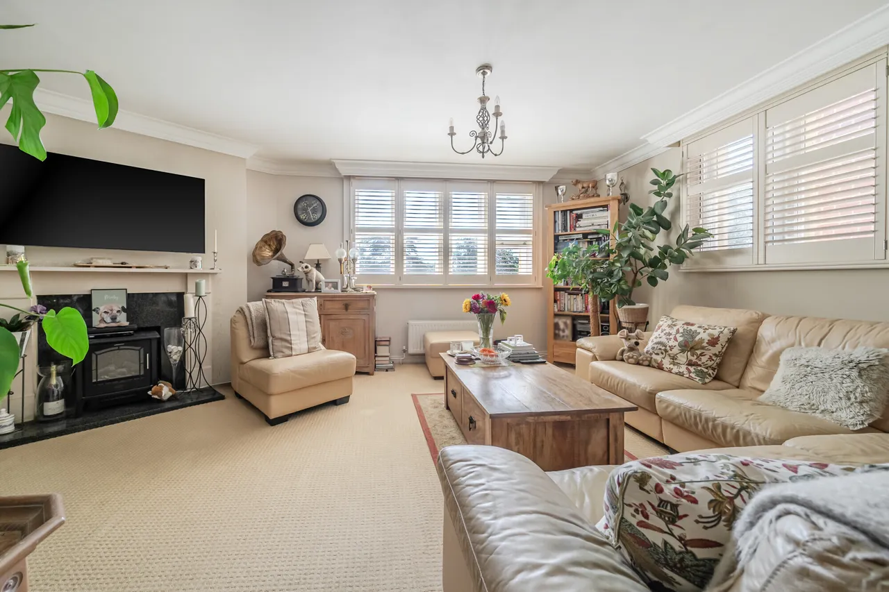 Longbourn, Windsor, SL4, photo 3