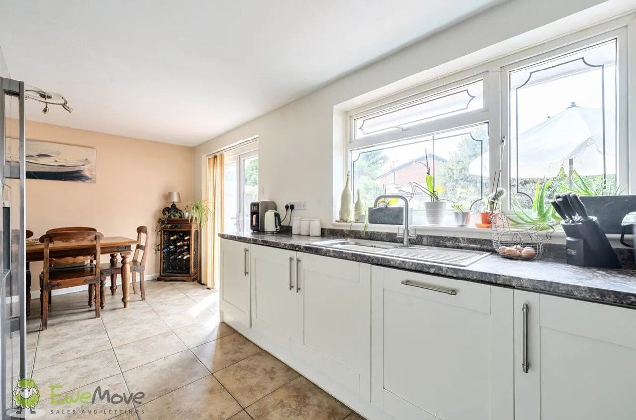 Springfield Road, Pamber Heath, RG26, photo 4