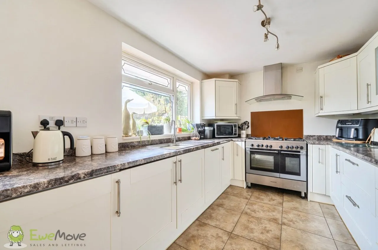 Springfield Road, Pamber Heath, RG26, photo 3