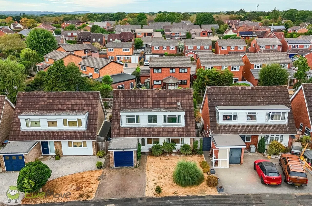 Springfield Road, Pamber Heath, RG26, photo 19