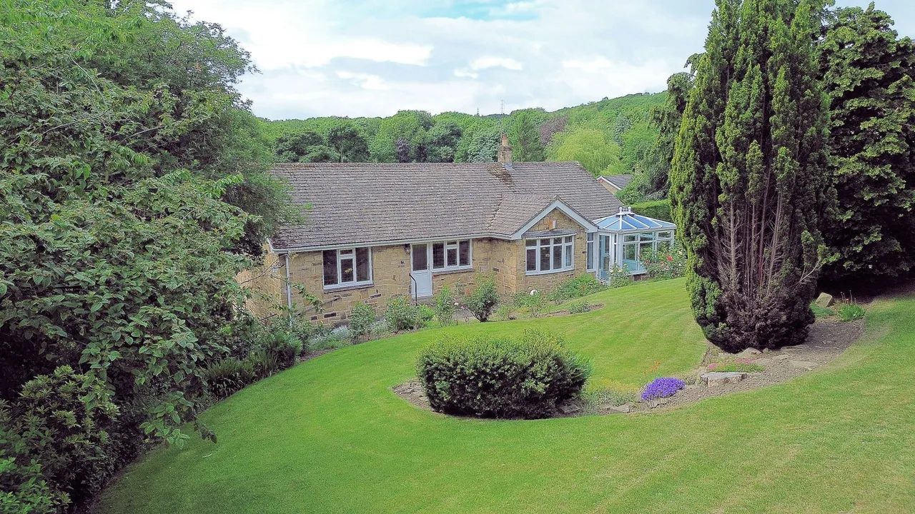 Lightridge Close, Huddersfield, HD2, photo 30