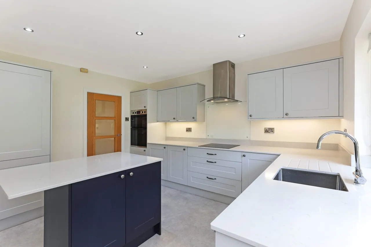 Lightridge Close, Huddersfield, HD2, photo 10