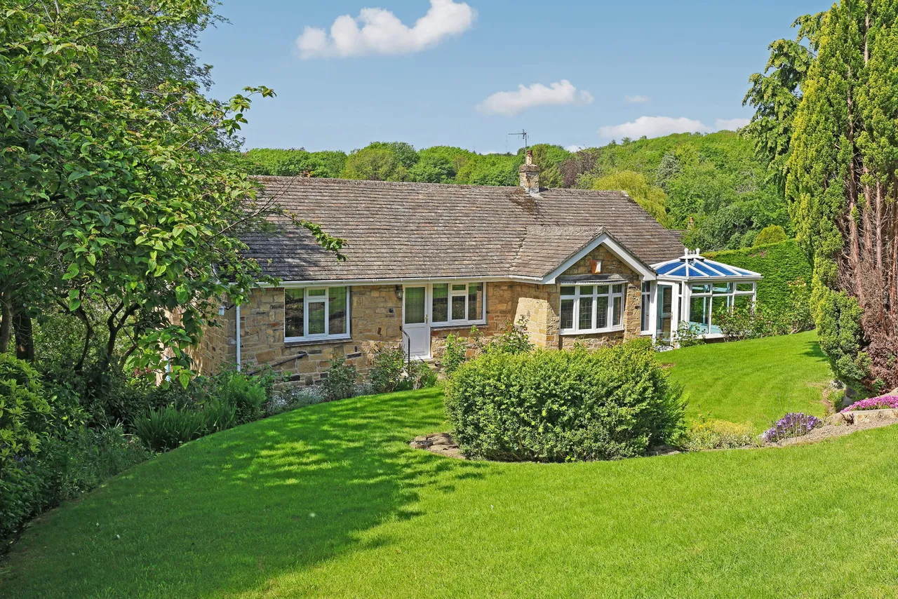 4 bed house for sale, Lightridge Close, Huddersfield, HD2