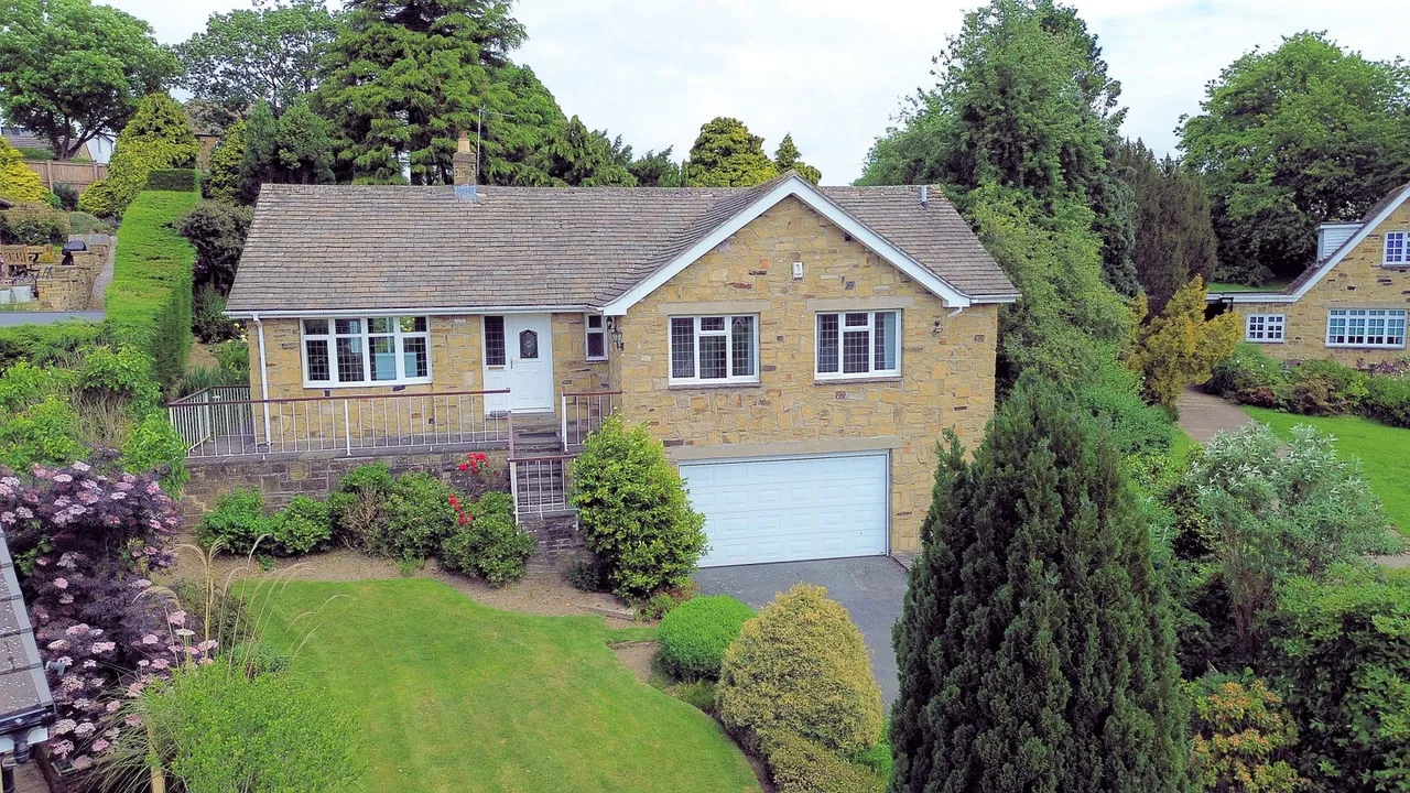 Lightridge Close, Huddersfield, HD2, photo 2