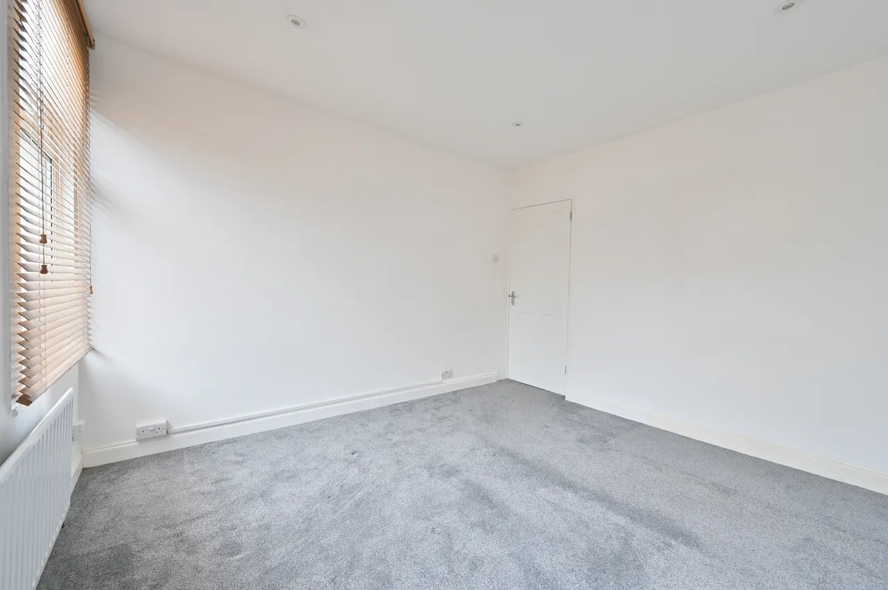 22 Estcourt Road, Watford, photo 8