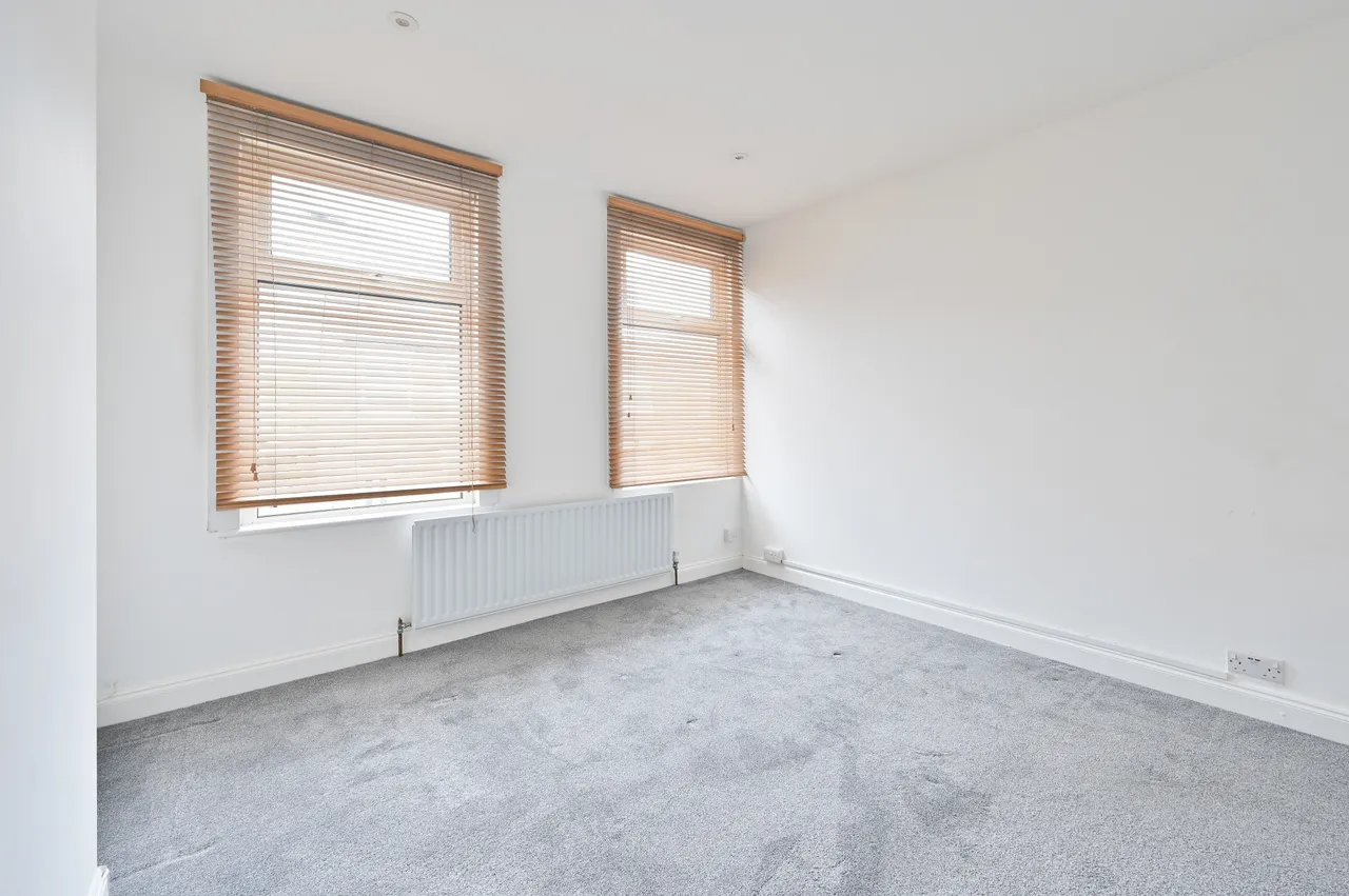22 Estcourt Road, Watford, photo 9