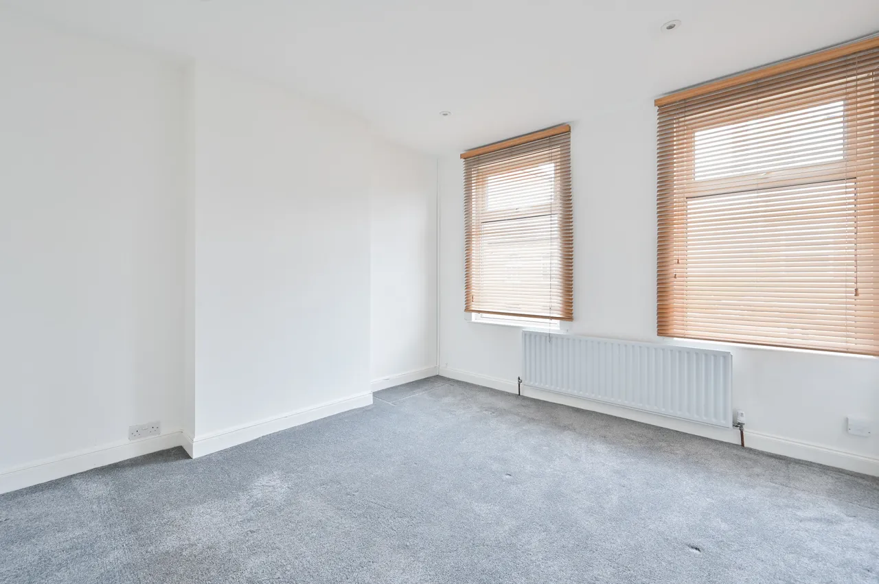 22 Estcourt Road, Watford, photo 11