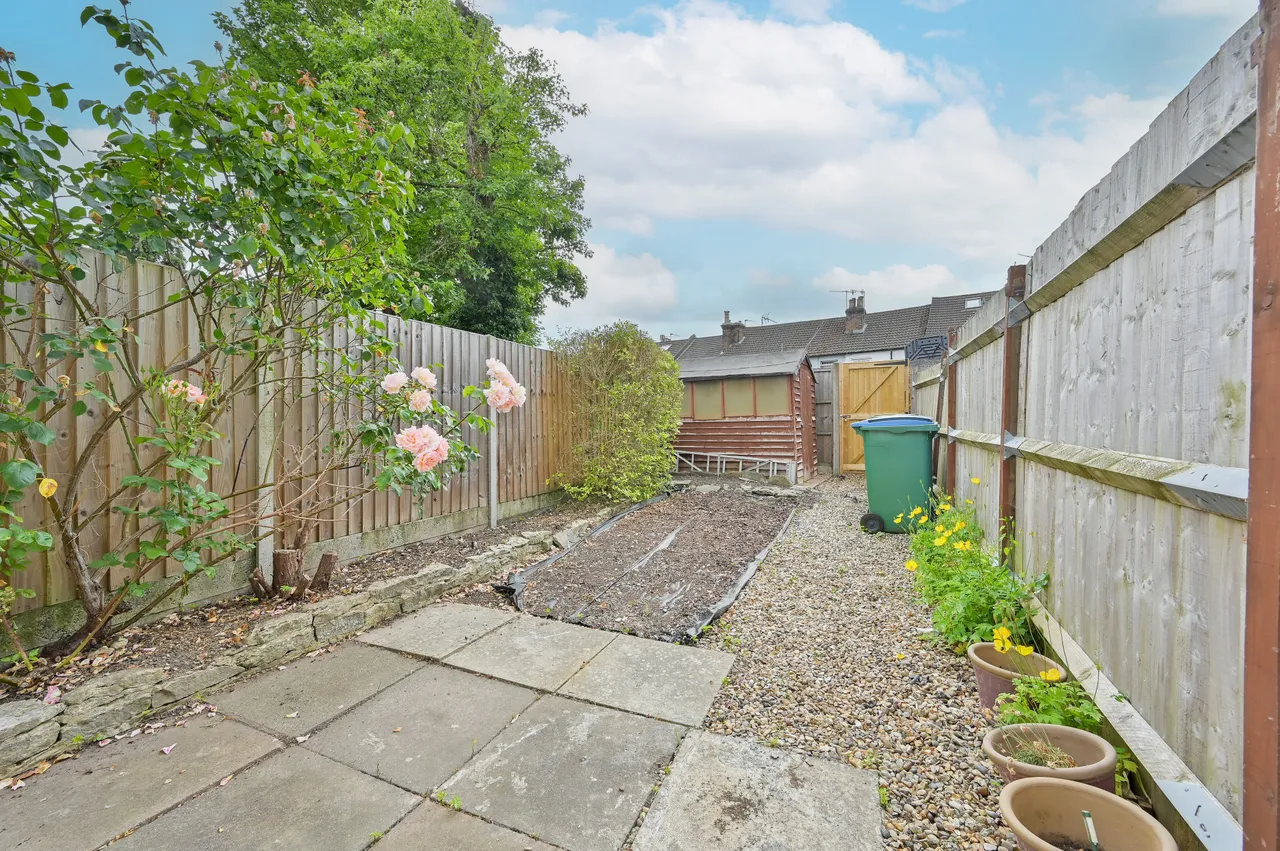 22 Estcourt Road, Watford, photo 12