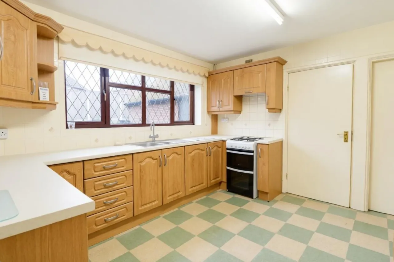 Minden Grove, Sneyd Green, ST6, photo 9