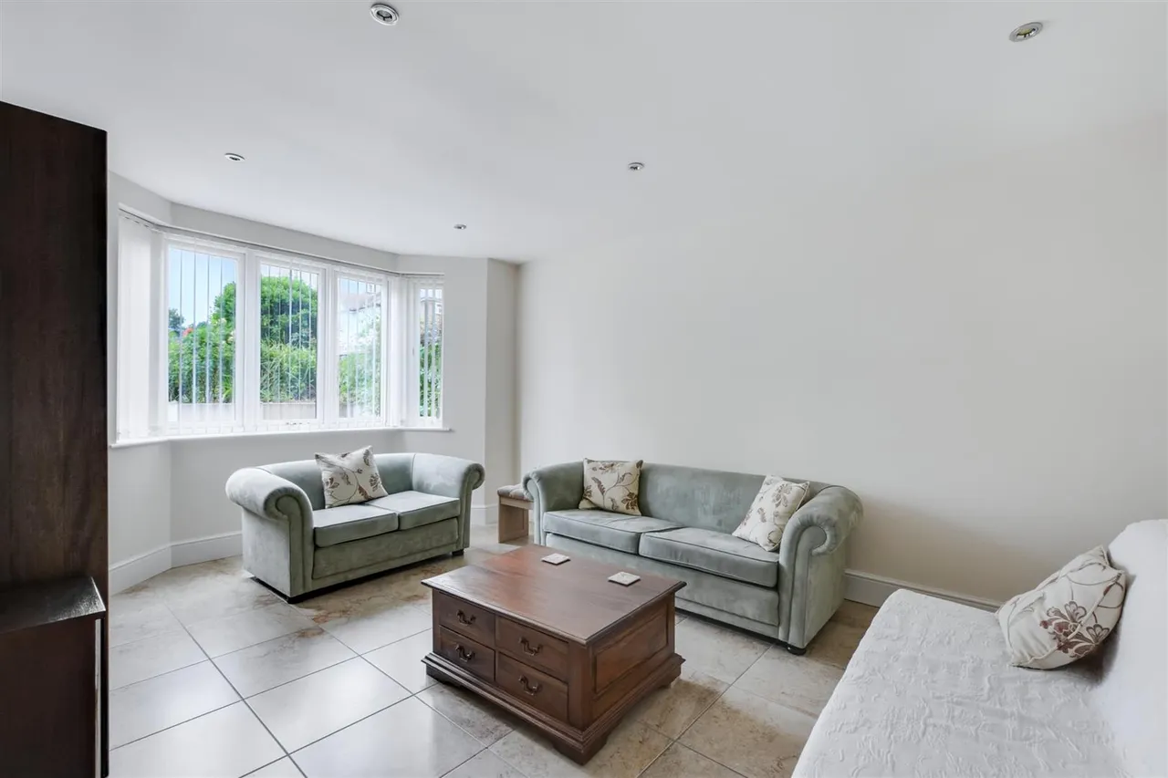 The Close, Chilwell, NG9, photo 7