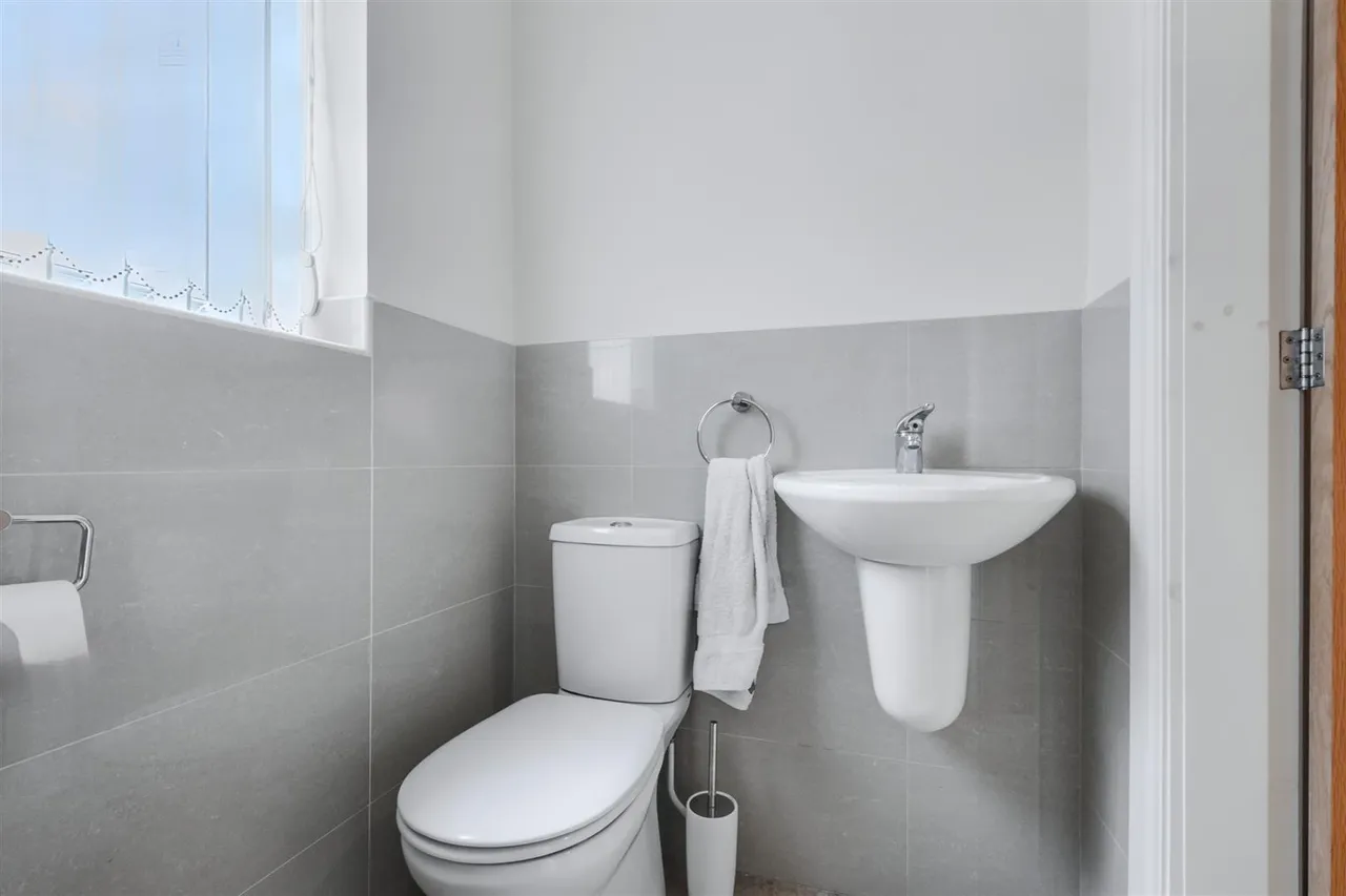 The Close, Chilwell, NG9, photo 9