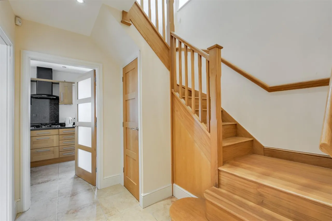 The Close, Chilwell, NG9, photo 6