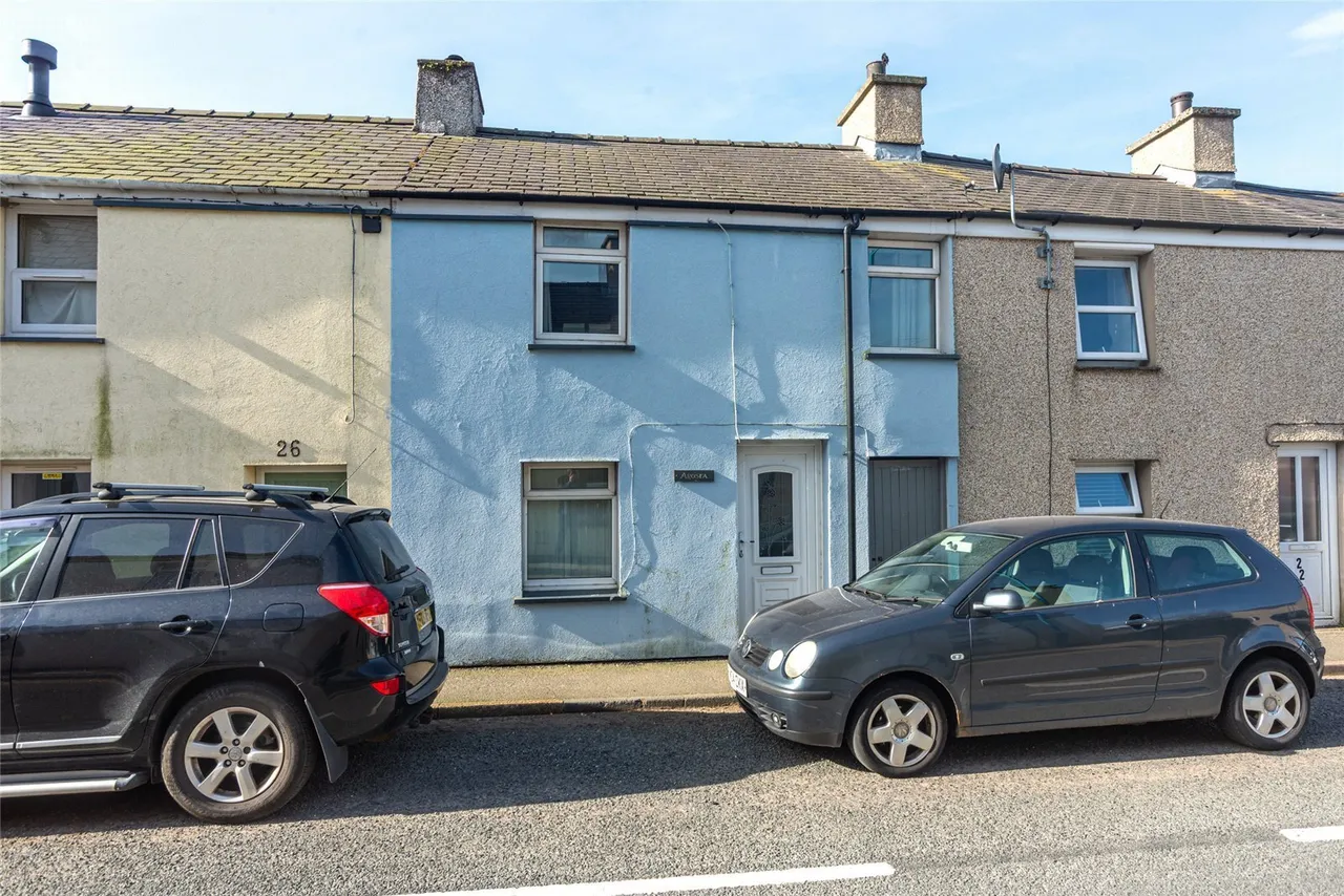 2 bed house for sale, High Street, Deiniolen