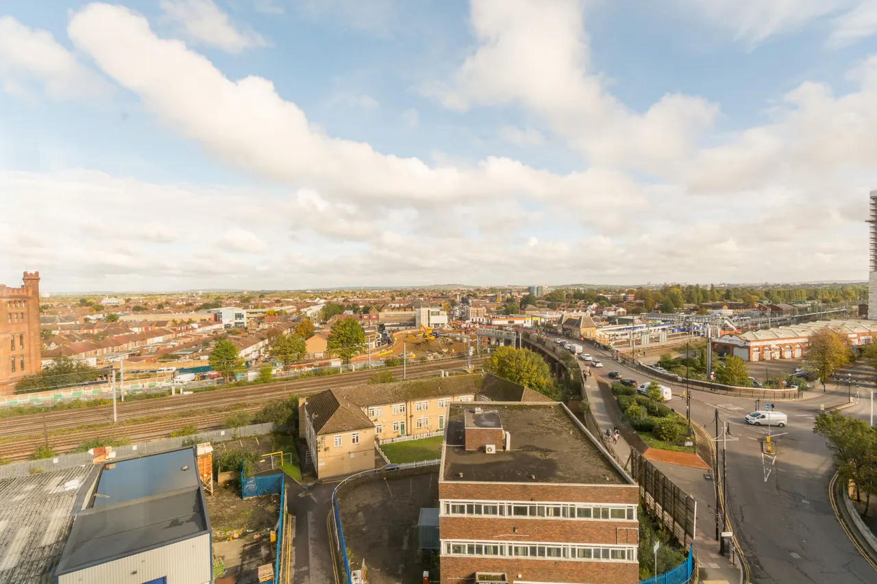 815 TRS Apartments, The Green, Southall, photo 7