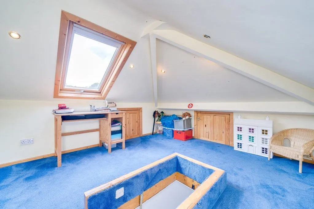 Hillcrest Avenue, Batley WF17 7HW, photo 27