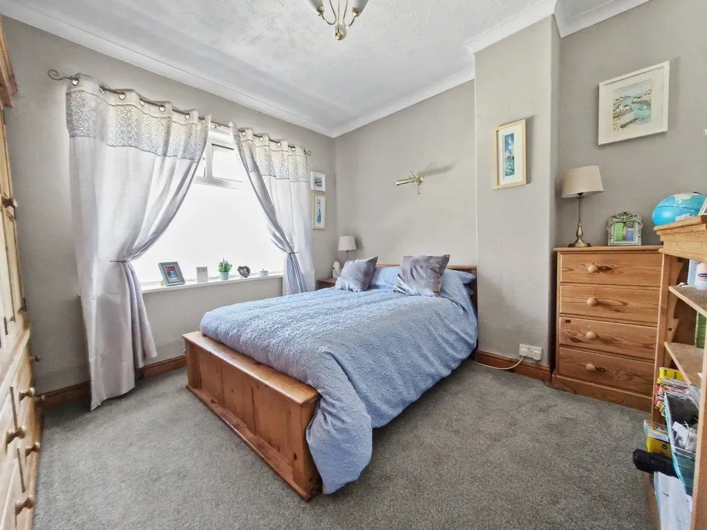 Hillcrest Avenue, Batley WF17 7HW, photo 8