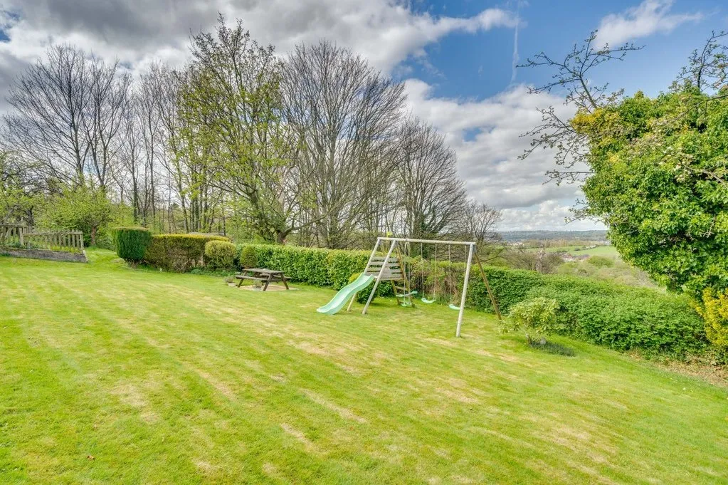 Hillcrest Avenue, Batley WF17 7HW, photo 21