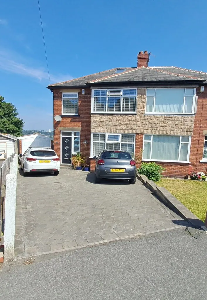 Hillcrest Avenue, Batley WF17 7HW, photo 30