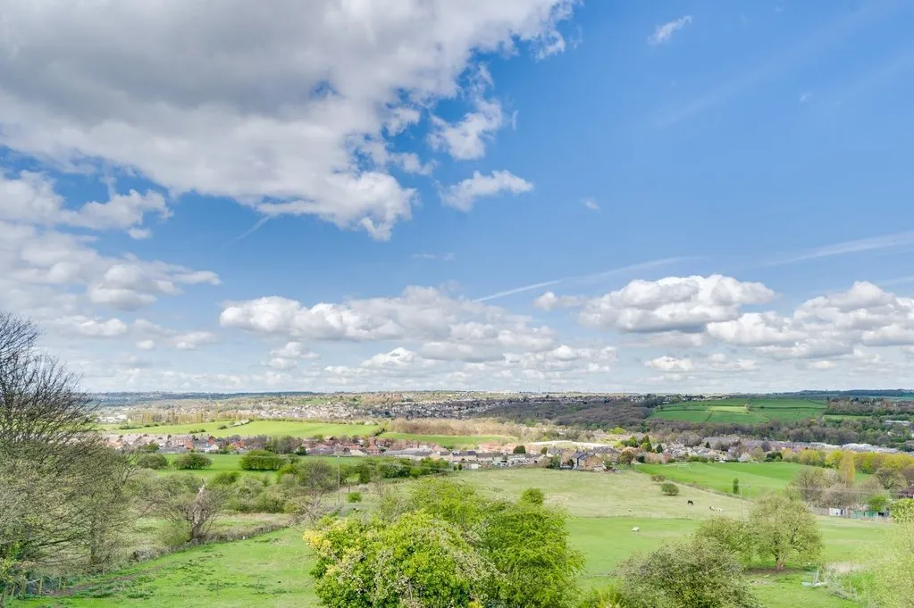 Hillcrest Avenue, Batley WF17 7HW, photo 19